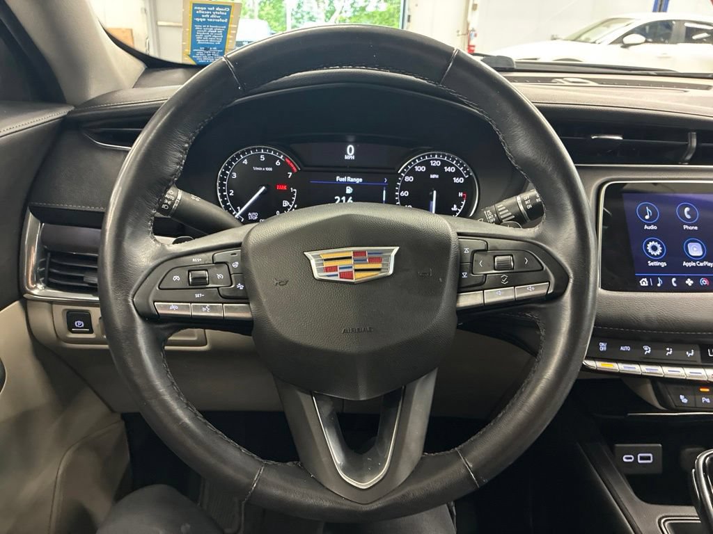 Used 2022 Cadillac XT4 Luxury w/ Cold Weather Package AWD/4WD image 14