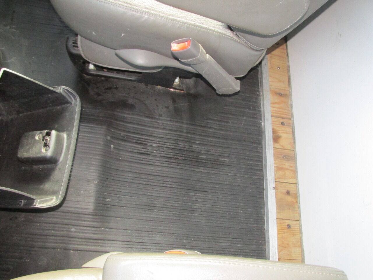 Used 2014 Chevrolet Express 3500 RWD image 54