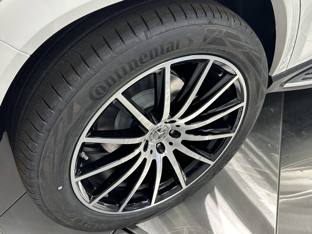 New 2026 Mercedes-Benz GLS 580 4MATIC image 21