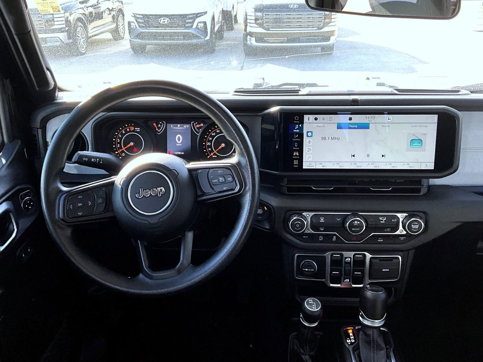 Used 2024 Jeep Gladiator Sport image 13