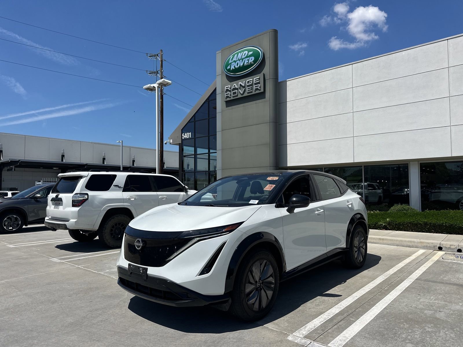 Used 2024 Nissan Ariya AWD image 1