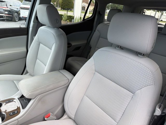 Used 2020 GMC Acadia SLE w/ Driver Convenience Package FWD image 14