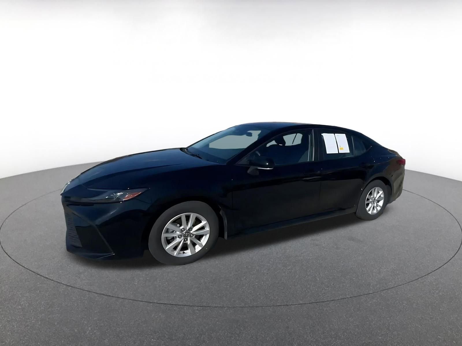 Used 2025 Toyota Camry LE image 8