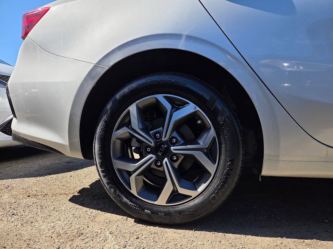 Used 2020 Kia Forte LXS FWD image 32
