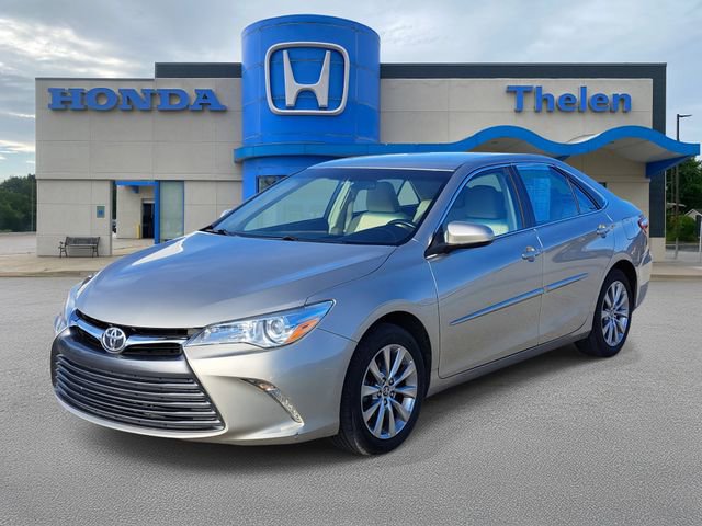 Used 2015 Toyota Camry XLE image 2