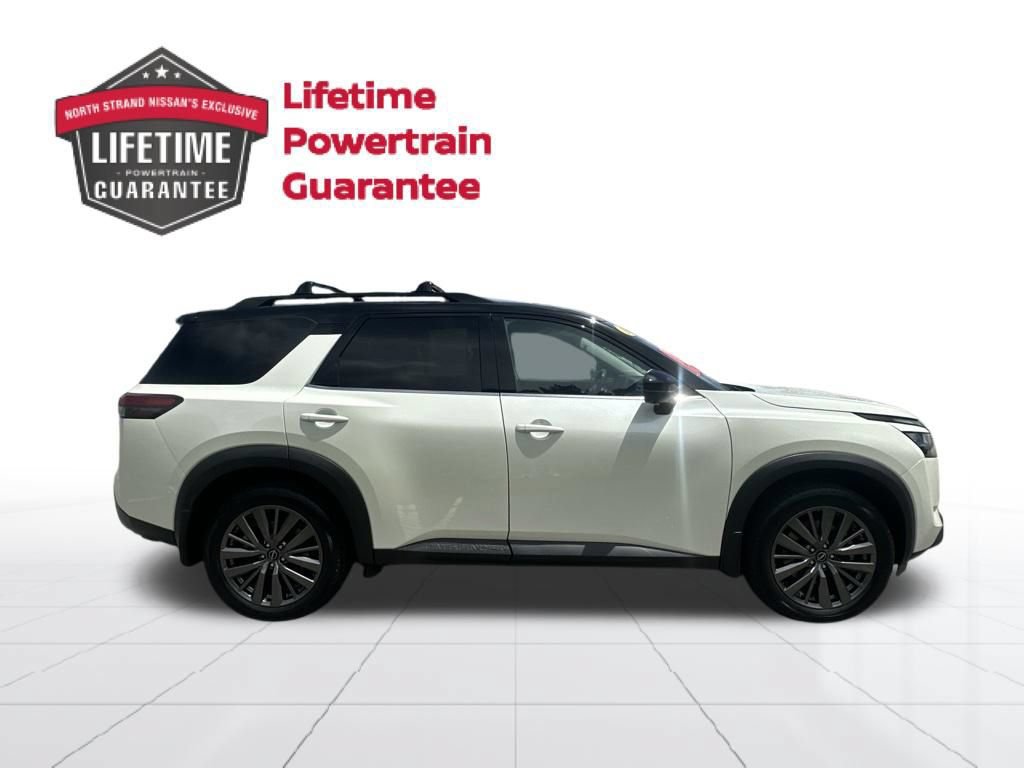 Certified 2024 Nissan Pathfinder SL w/ SL Premium Package AWD/4WD image 9