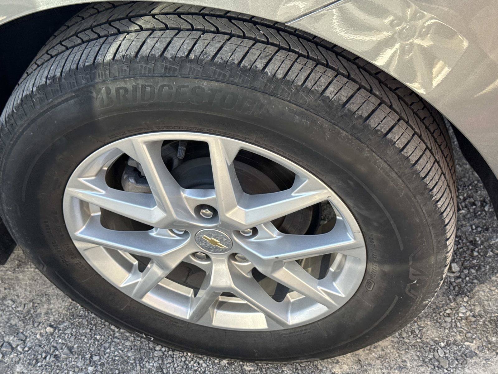 Used 2024 Chevrolet Equinox LT w/ LPO, Floor Liner Package AWD/4WD image 6