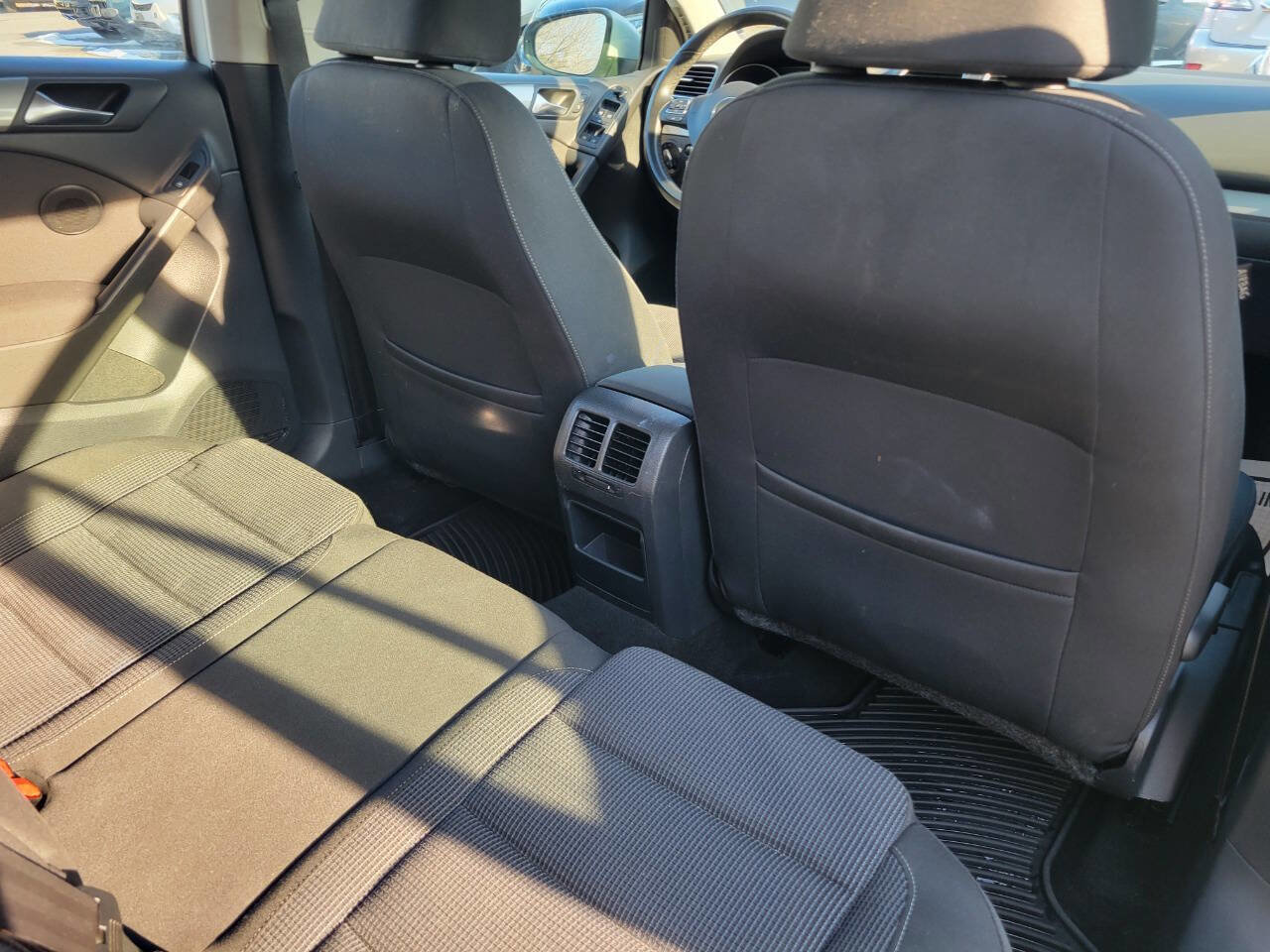 Used 2013 Volkswagen Golf TDI image 28