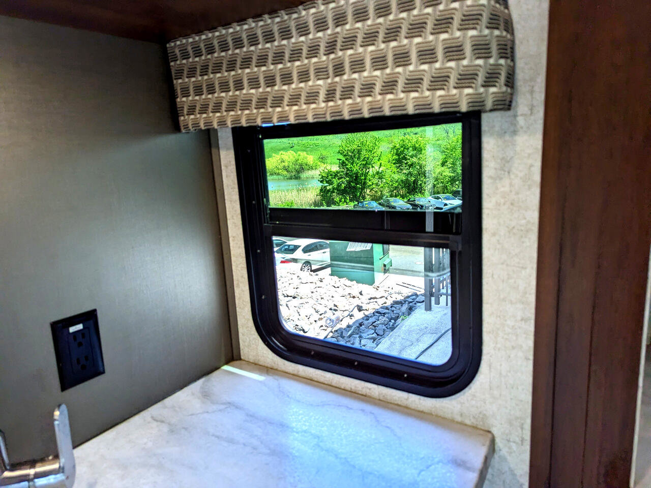 Used 2019 Chevrolet Express 4500 w/ RV Package RWD image 85