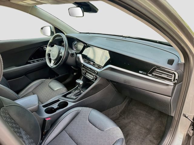 Used 2022 Kia Niro LXS FWD image 13