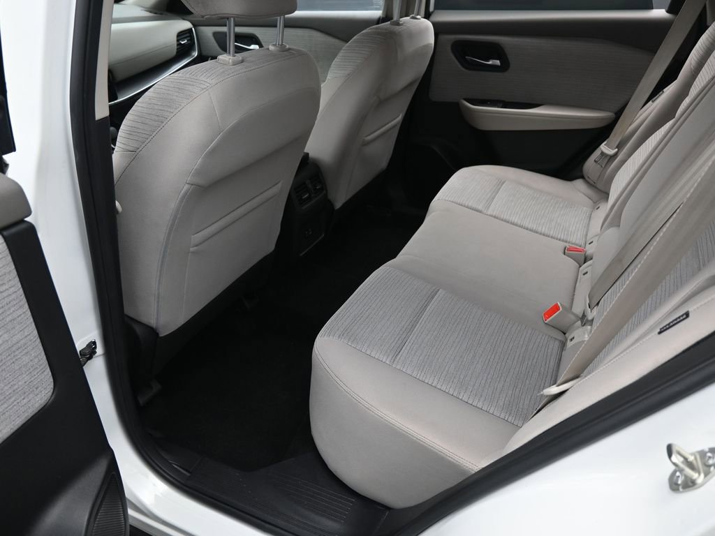 Used 2021 Nissan Rogue SV image 25