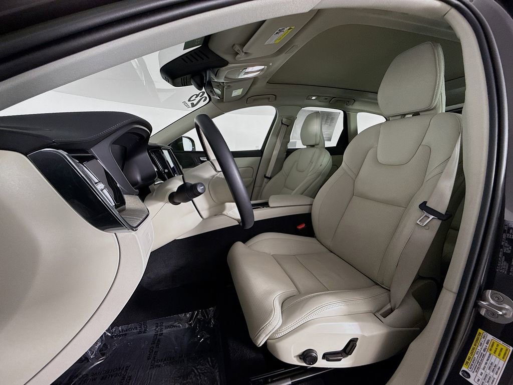 Certified 2023 Volvo XC60 B5 Ultimate FWD image 22