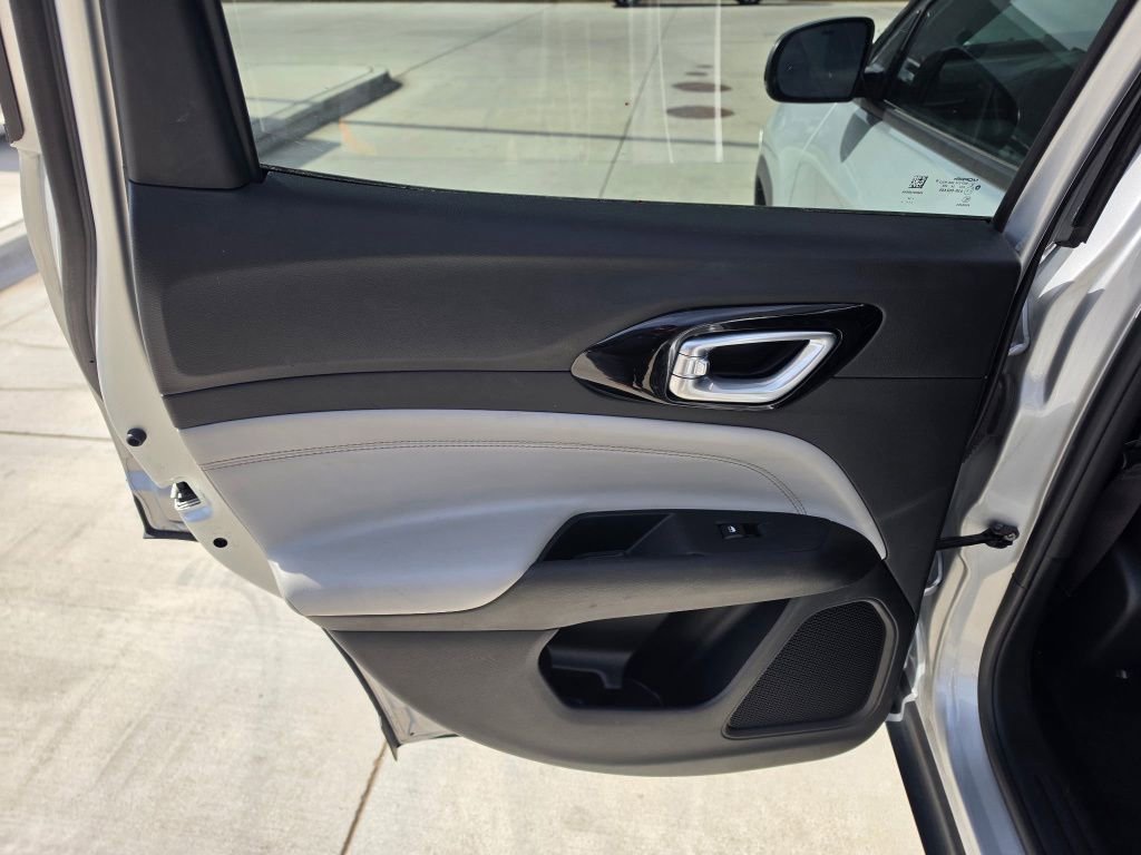 Used 2025 Jeep Compass Limited AWD/4WD image 14