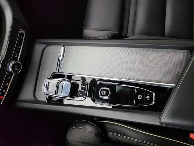 Used 2024 Volvo XC60 T8 Ultimate w/ Protection Package Premier AWD/4WD image 39