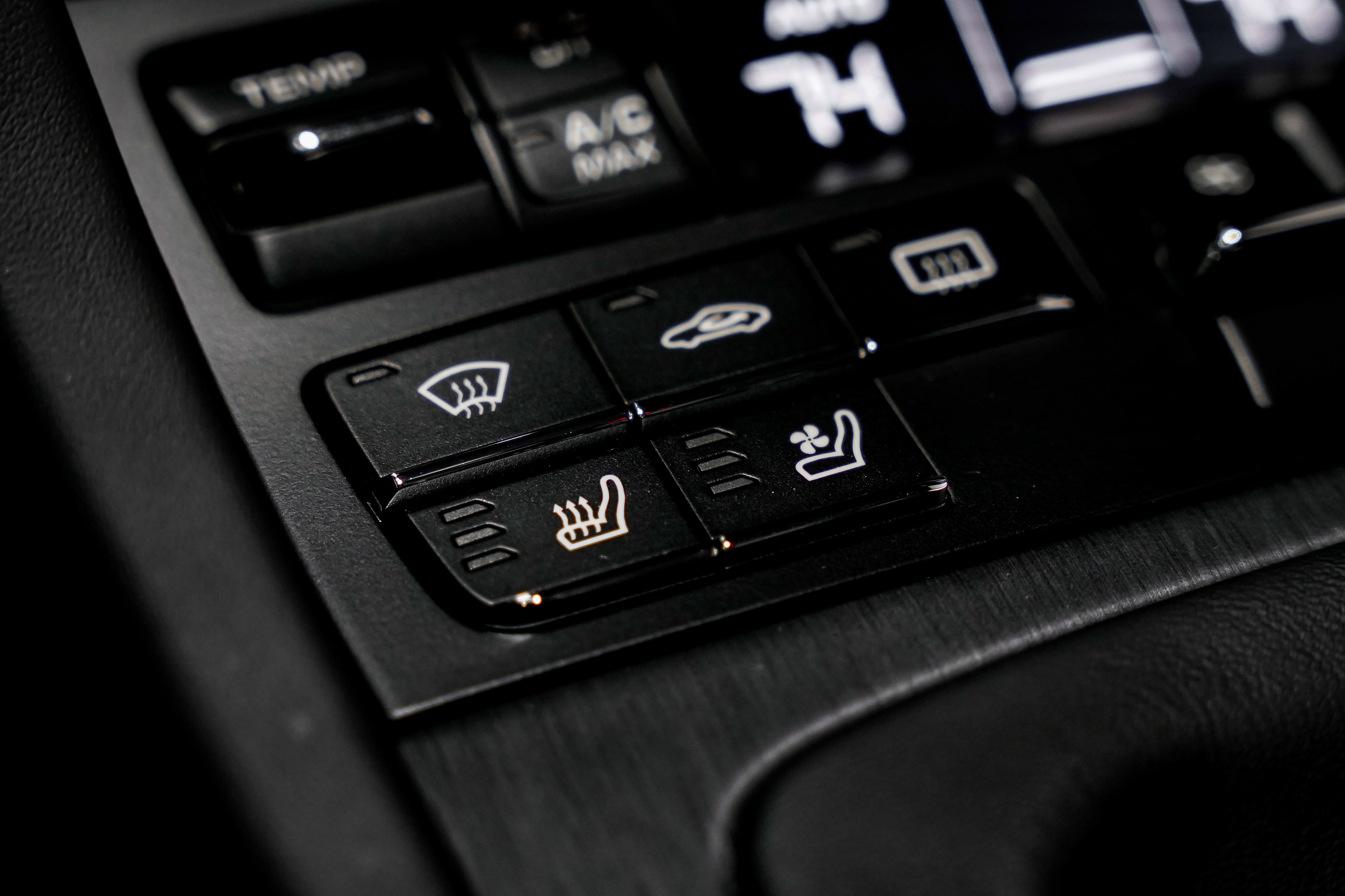 Used 2015 Porsche 911 Carrera 4 GTS w/ Bose Audio Package AWD/4WD image 14