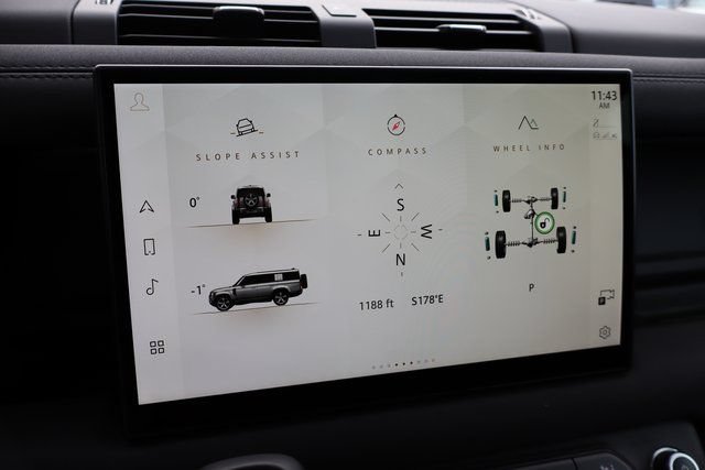 Used 2023 Land Rover Defender 130 X-Dynamic SE AWD/4WD image 25