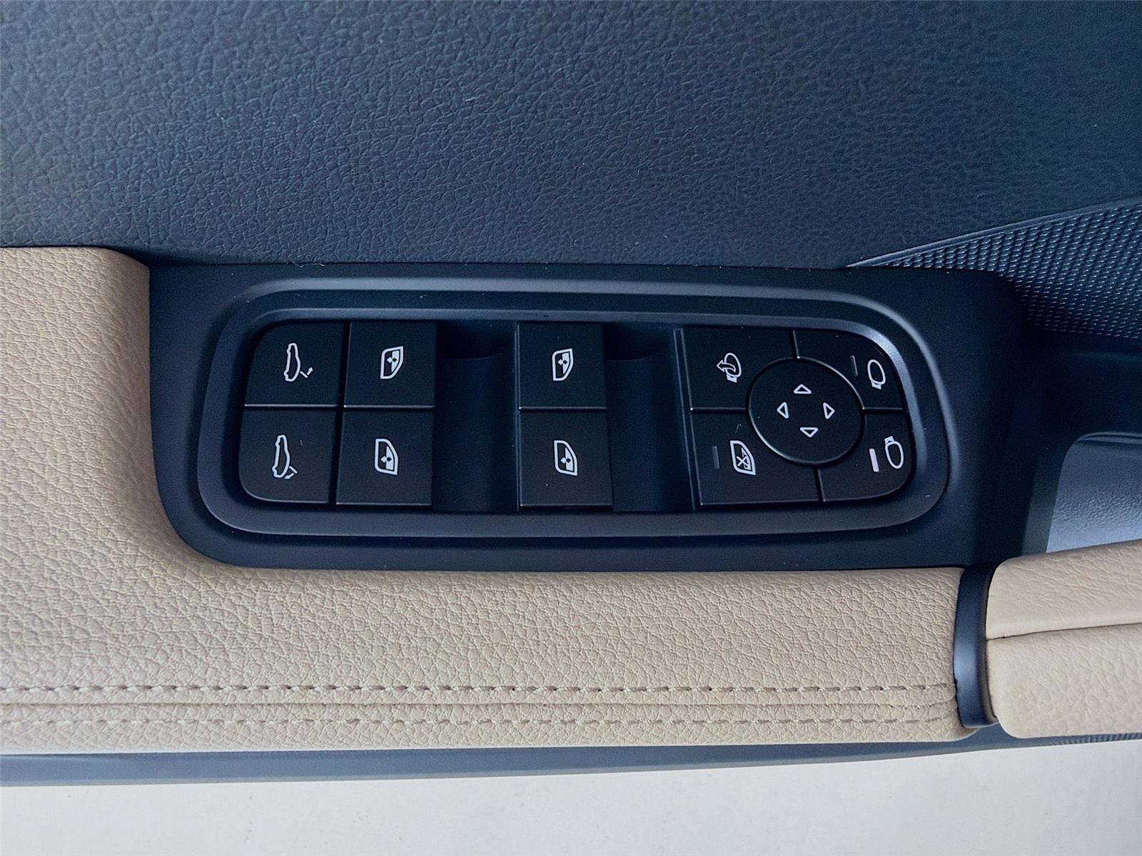 New 2026 Porsche Cayenne AWD/4WD image 8