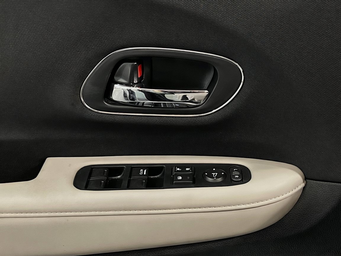 Used 2020 Honda HR-V EX image 13