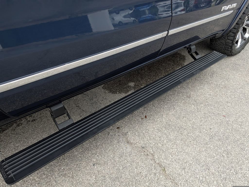 Used 2023 RAM 1500 Limited w/ Body Color Bumper Group AWD/4WD image 29