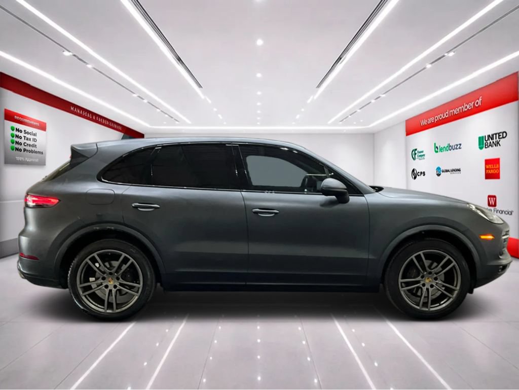 Used 2020 Porsche Cayenne AWD/4WD image 8