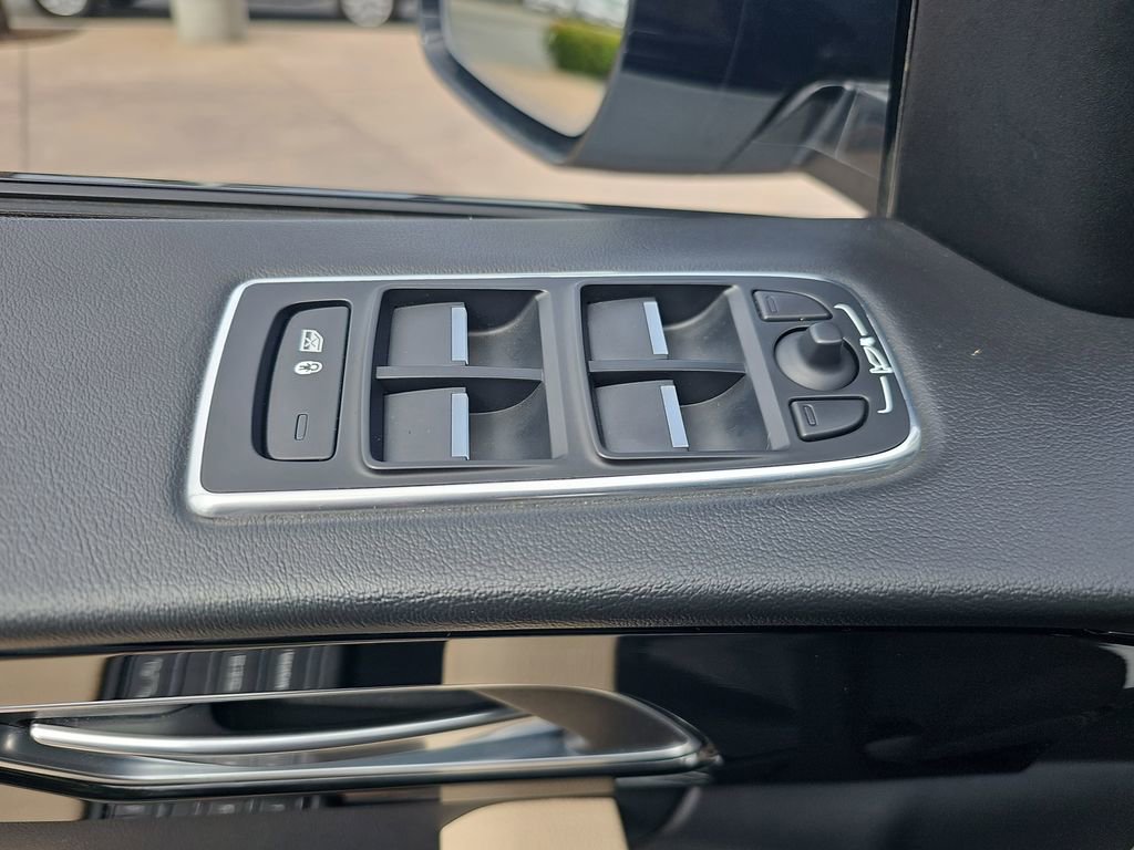 Used 2017 Jaguar F-PACE Premium AWD/4WD image 28