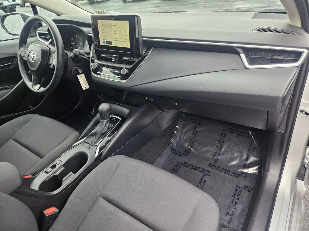 Used 2025 Toyota Corolla LE image 35