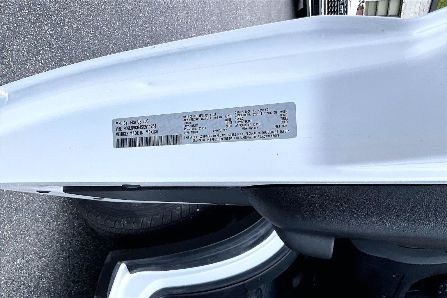 Used 2025 RAM ProMaster 2500 w/ Convenience Group FWD image 33