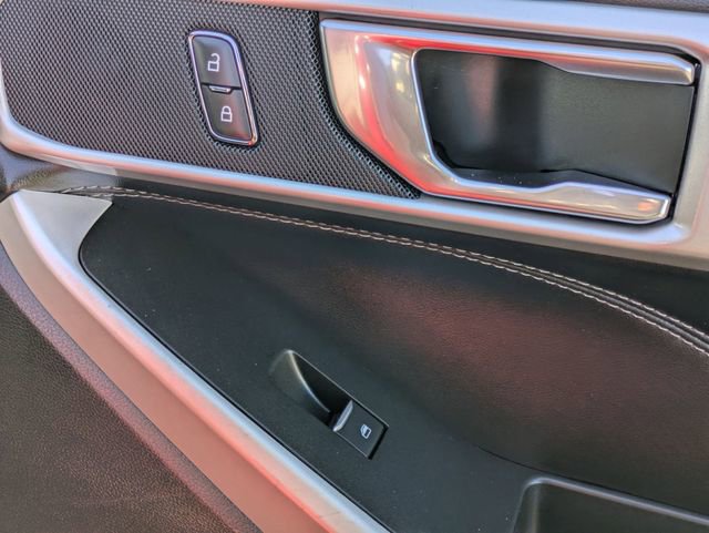 Used 2022 Ford Explorer XLT w/ Equipment Group 202A image 39