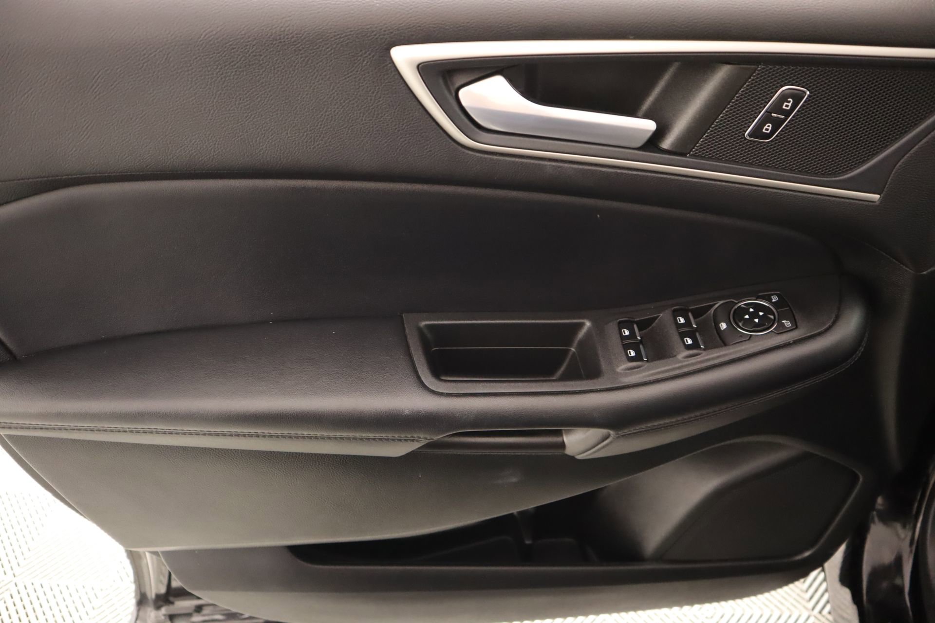 Used 2023 Ford Edge SEL w/ Convenience Package image 15