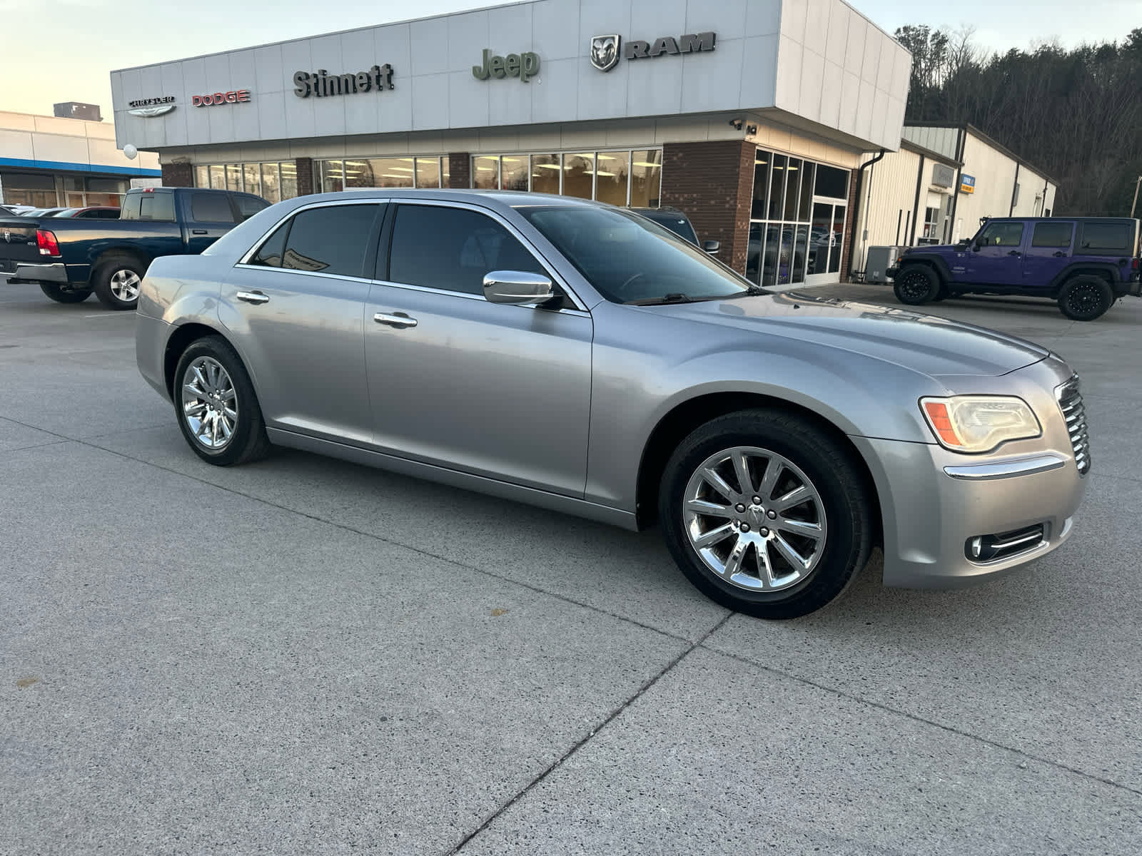 Used 2011 Chrysler 300 Limited image 2
