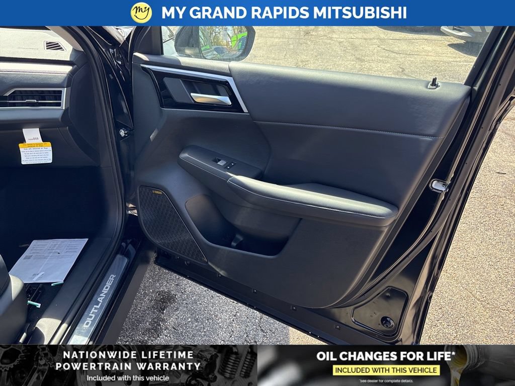 New 2026 Mitsubishi Outlander SE AWD/4WD image 13