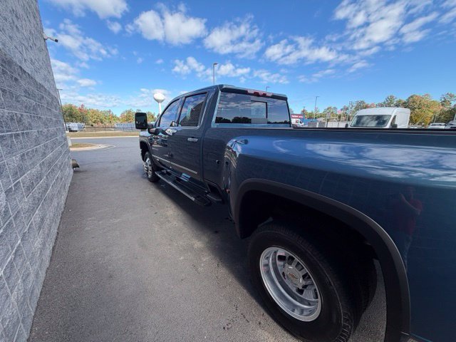 Used 2024 Chevrolet Silverado 3500 LTZ w/ LTZ Plus Package AWD/4WD image 8