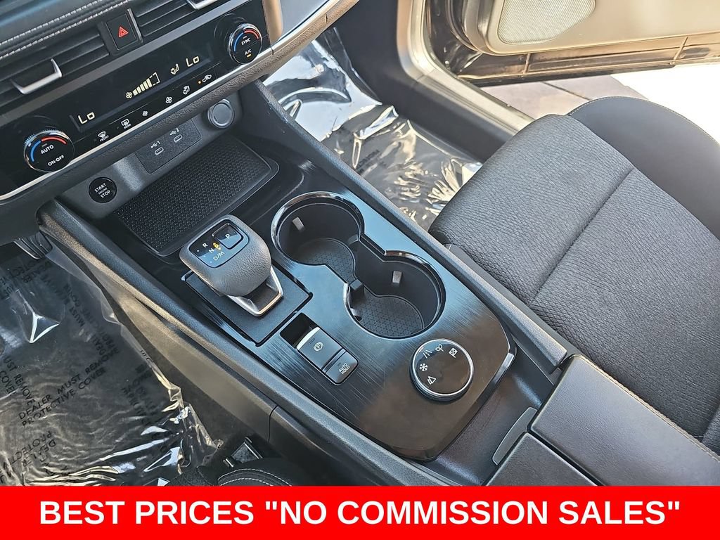 Used 2024 Nissan Rogue SV AWD/4WD image 23