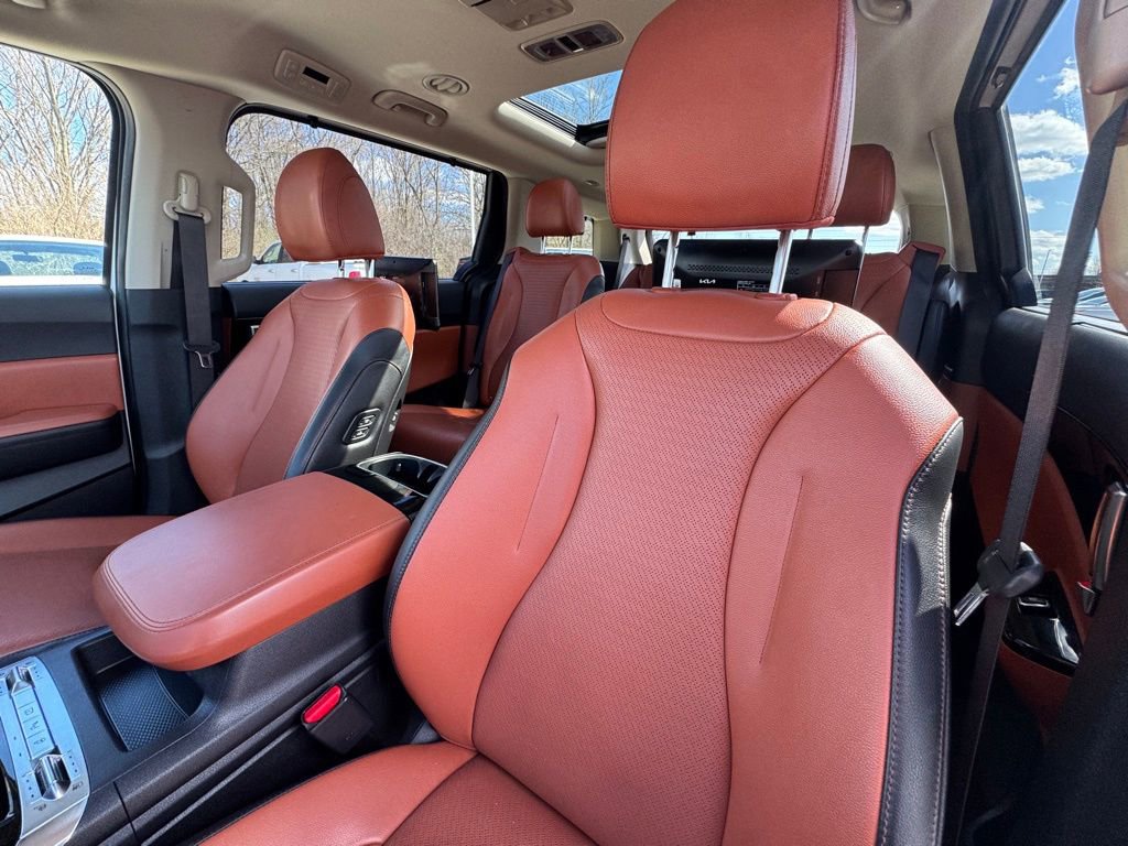 Used 2024 Kia Carnival SX Prestige image 21