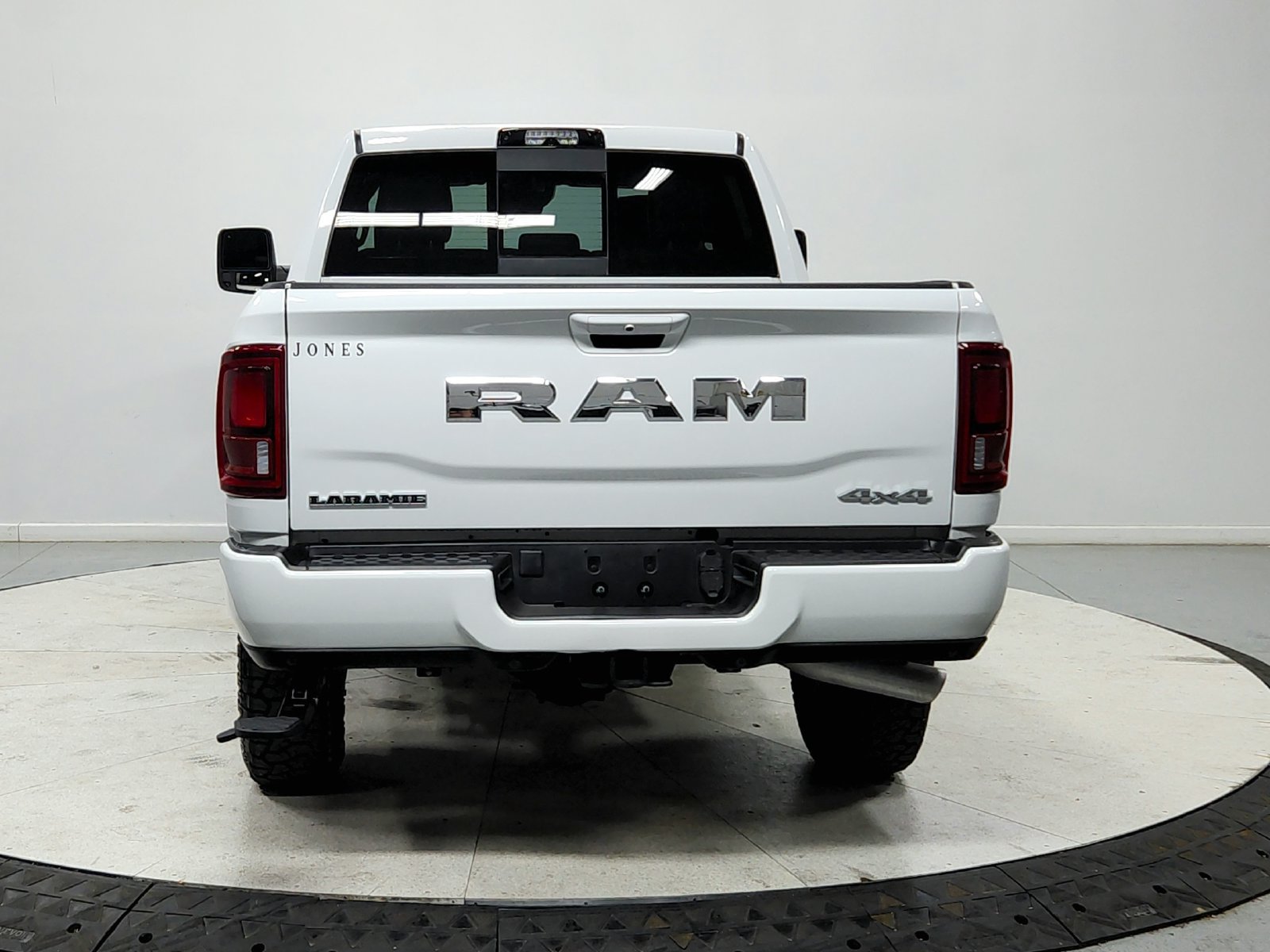 Used 2025 RAM 2500 Laramie AWD/4WD image 7