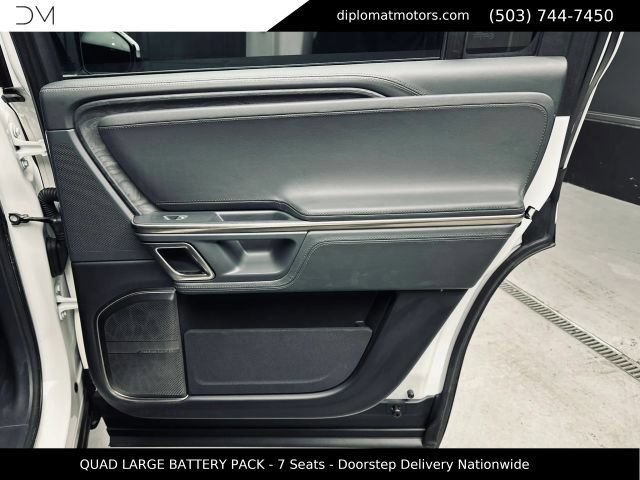Used 2023 Rivian R1S Adventure AWD/4WD image 28