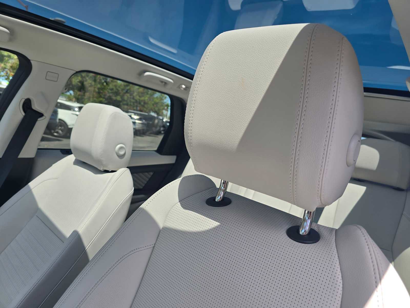 Certified 2025 Land Rover Discovery Sport S image 25