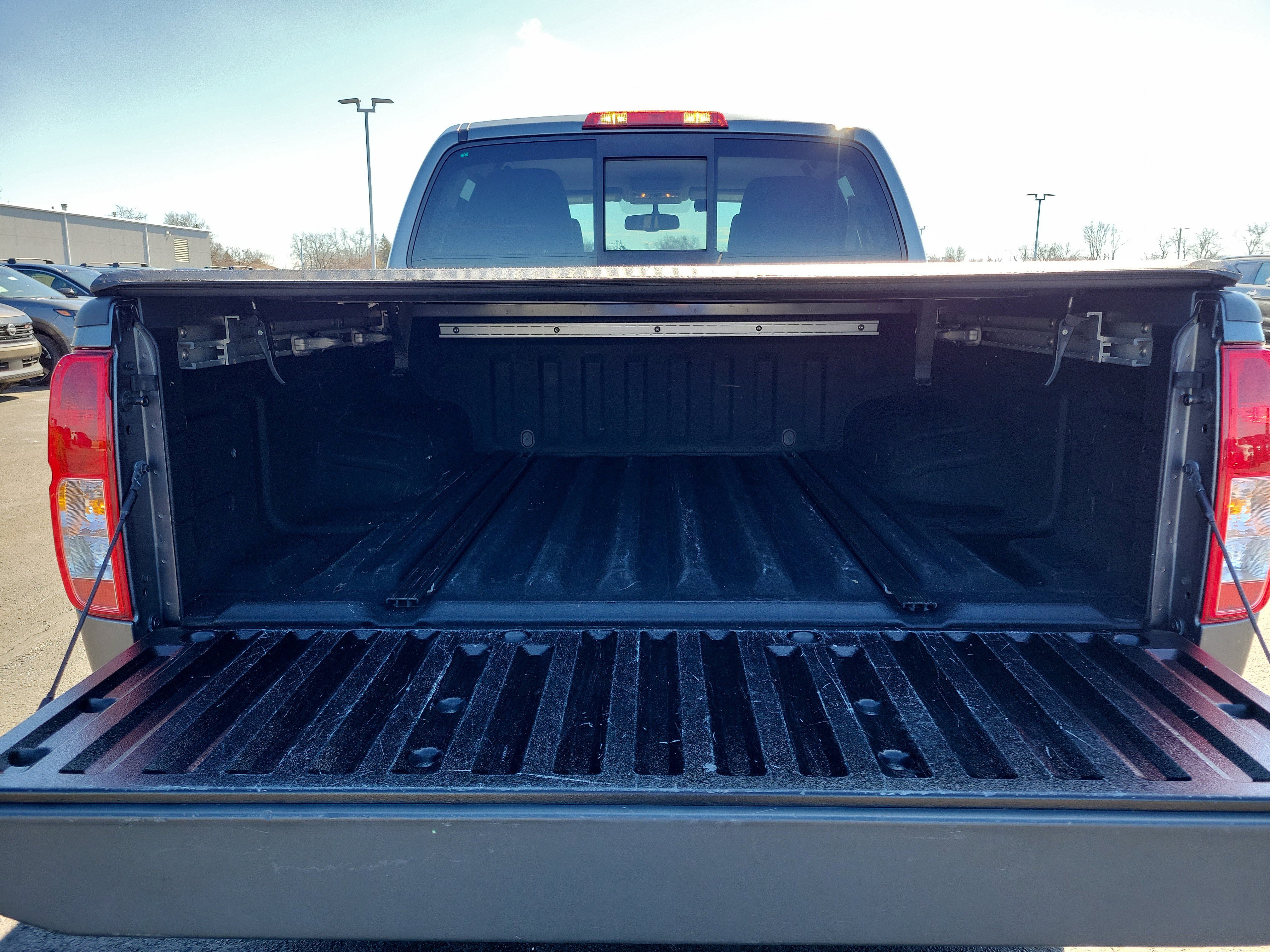 Used 2018 Nissan Frontier PRO-4X image 8