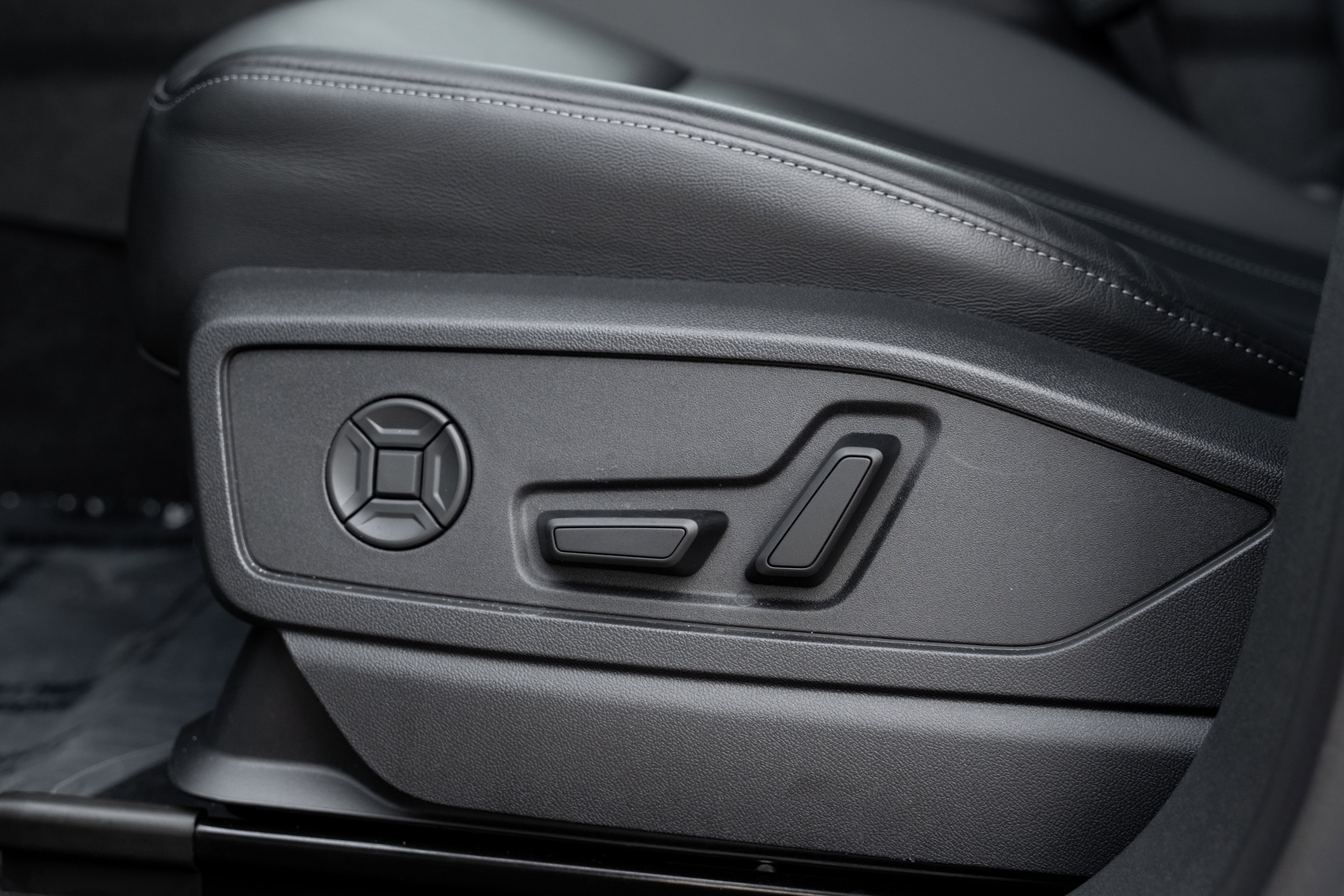 Certified 2025 Audi Q5 Premium Plus w/ Premium Plus image 22