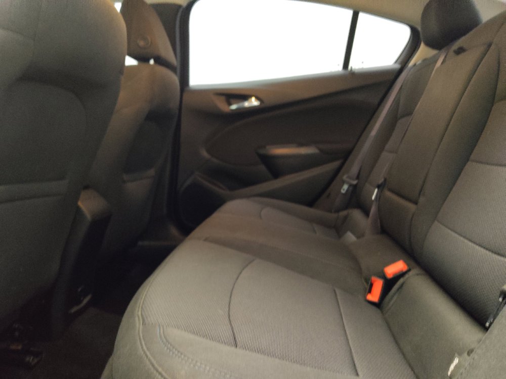 Used 2017 Chevrolet Cruze LT FWD image 18