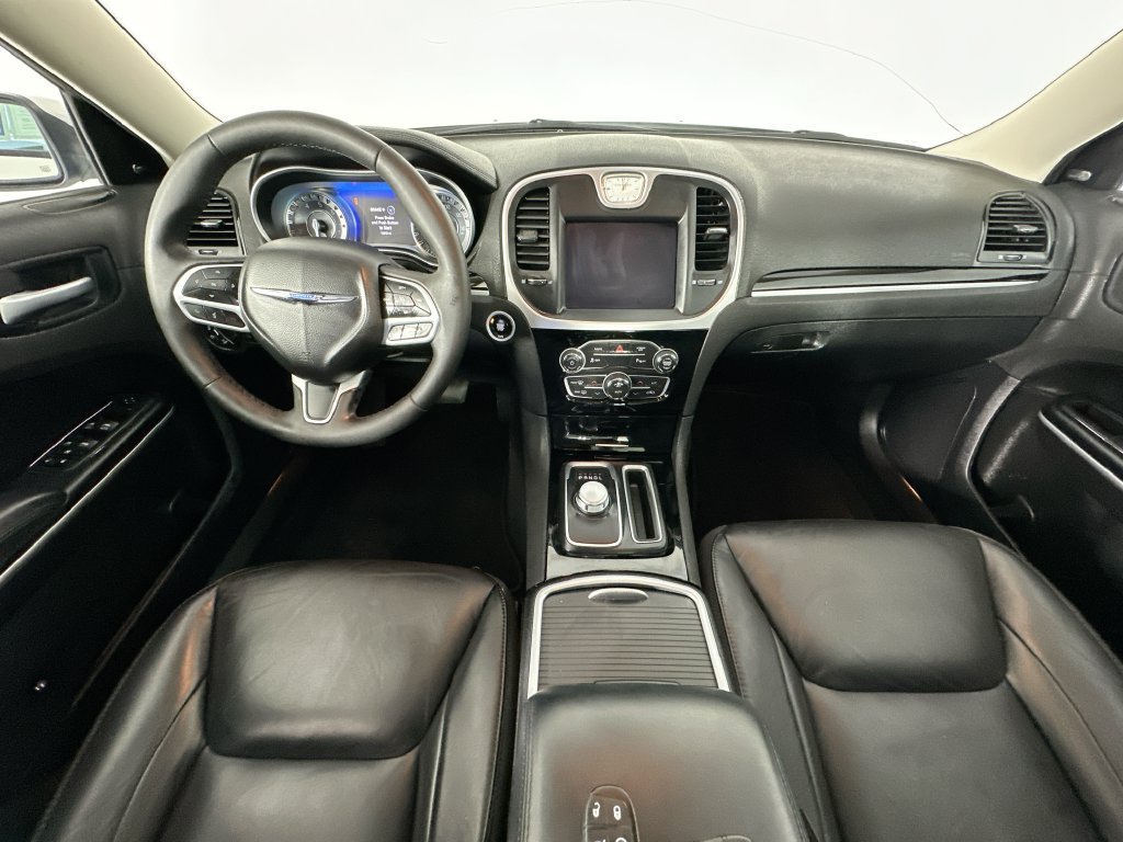 Used 2023 Chrysler 300 Touring L w/ Popular Equipment Group RWD image 10