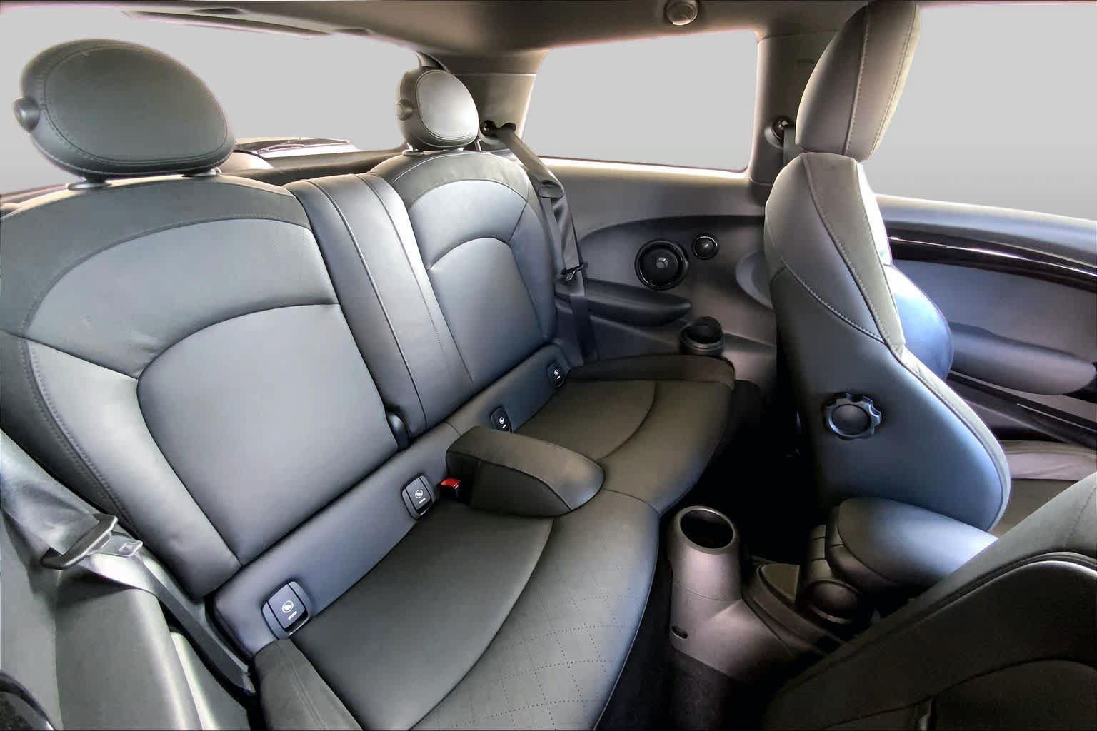 Used 2019 MINI Cooper S w/ Signature Upholstery Package FWD image 20