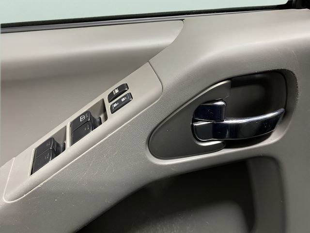 Used 2020 Nissan Frontier SV w/ Midnight Edition Floor Mats AWD/4WD image 9