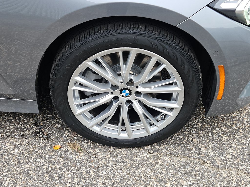 Used 2023 BMW 330i xDrive Sedan w/ Premium Package AWD/4WD image 10