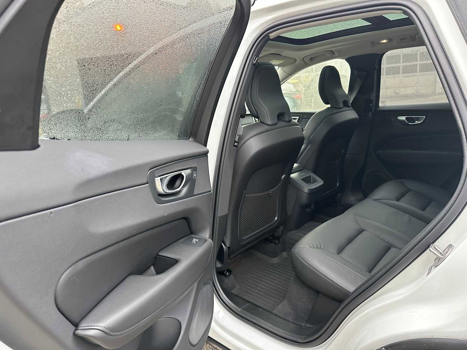 Used 2025 Volvo XC60 B5 Plus w/ Protection Package Premier image 16