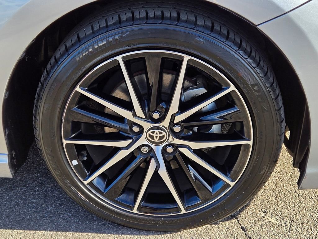 Used 2024 Toyota Camry SE image 9
