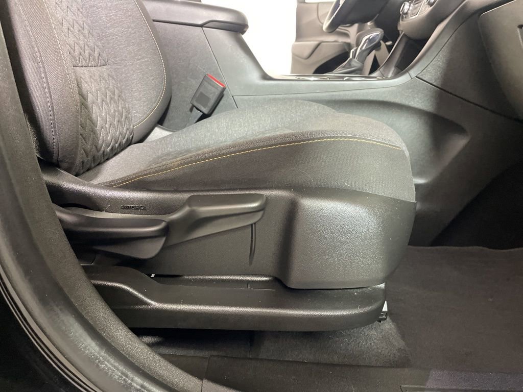 Used 2022 Chevrolet Equinox LT w/ Driver Convenience Package image 23