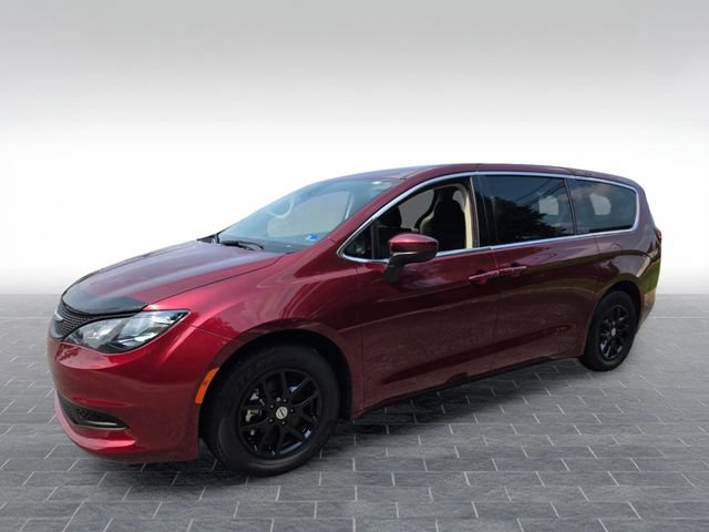 Used 2023 Chrysler Voyager LX FWD image 3