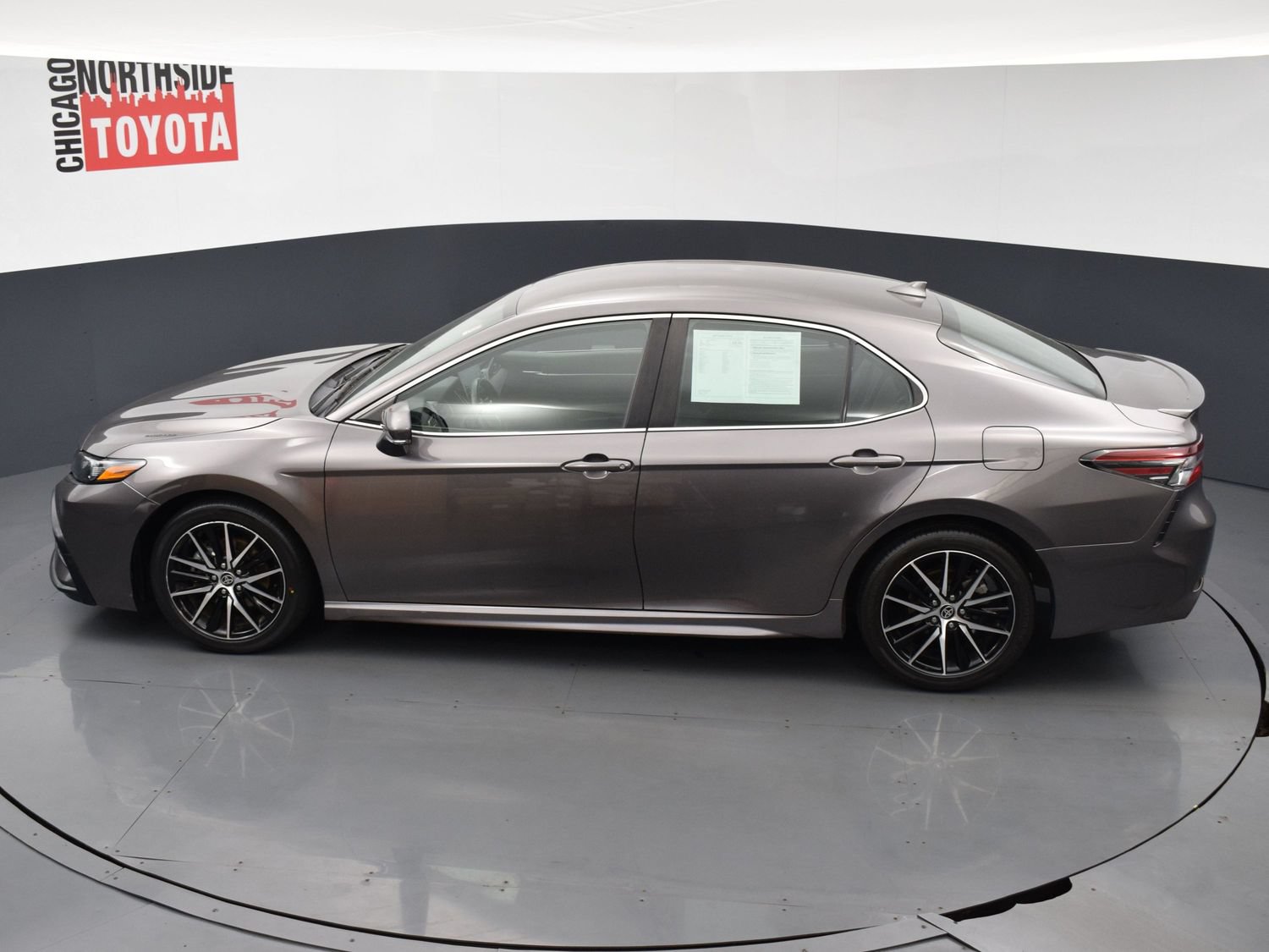 Used 2024 Toyota Camry SE FWD image 17