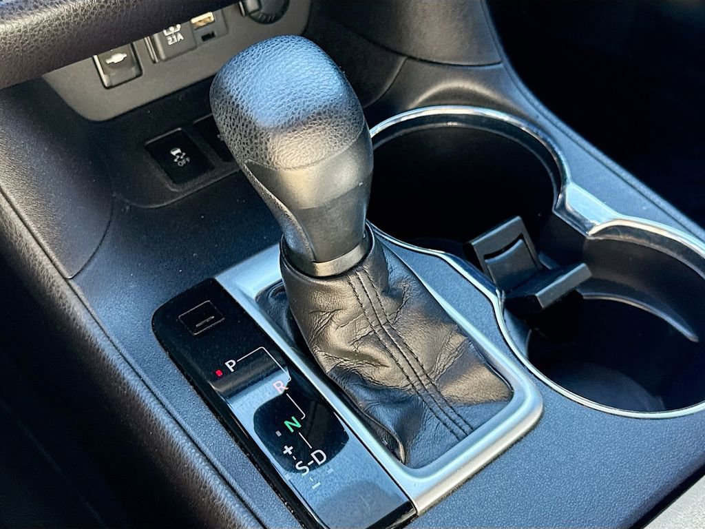 Used 2019 Toyota Highlander LE image 16
